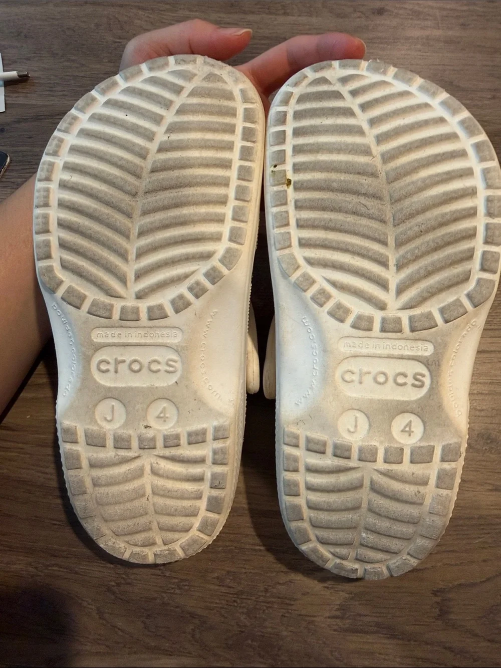 CROCS Kids Classic Clog in Sz J4